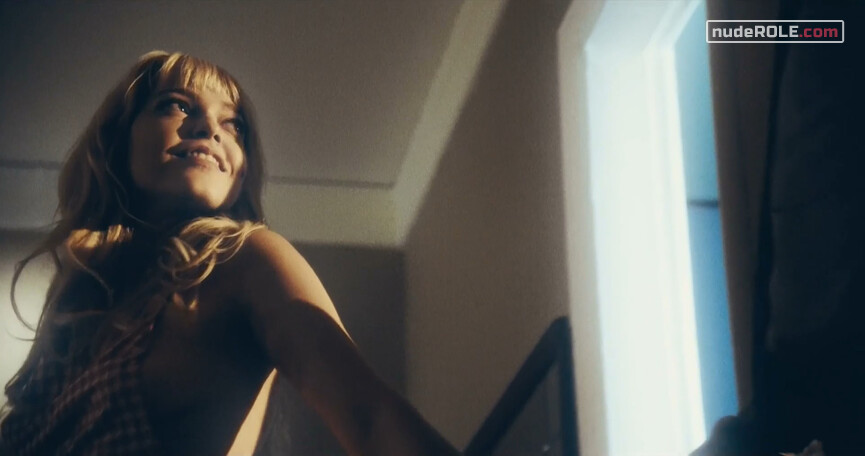 3. Ângela Souto nude – Magnifica 70 s03e01e03e04e09 (2018)