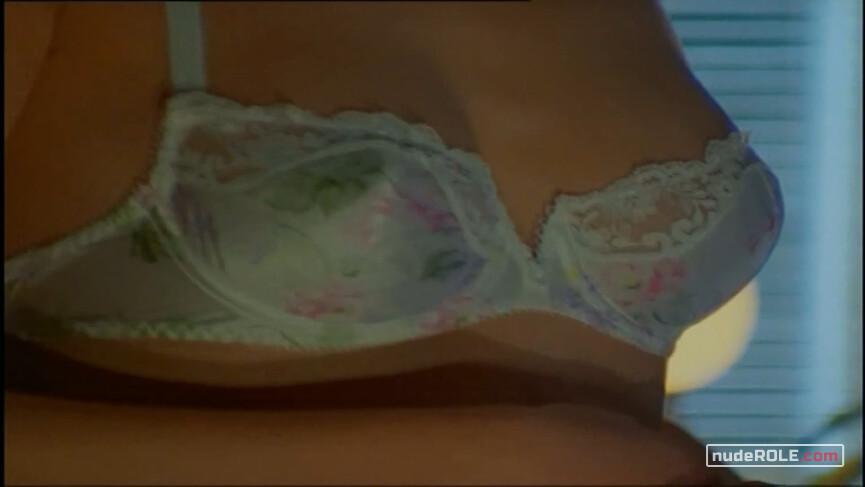 2. Pia Mangold nude, Ines nude – Mensch, Pia! s01e08-10 (1996)