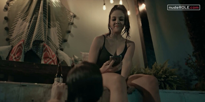 3. Zoe sexy – Dark Desire s01e02 (2020)