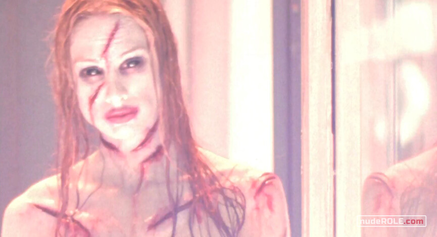 3. Dana Newman, The Angry Princess nude – Thir13en Ghosts (2001)