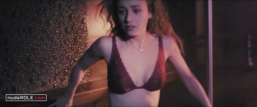 7. Isa Vidal nude, Noëlle Siegrist sexy – Zoe (2017)
