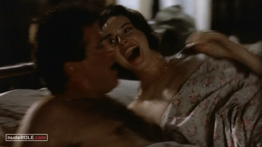3. Maria Hardy sexy, Tish Kozinski sexy – Cousins (1989)