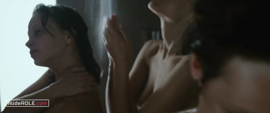 18. Naomi nude, Fama nude – Nude Area (2014)