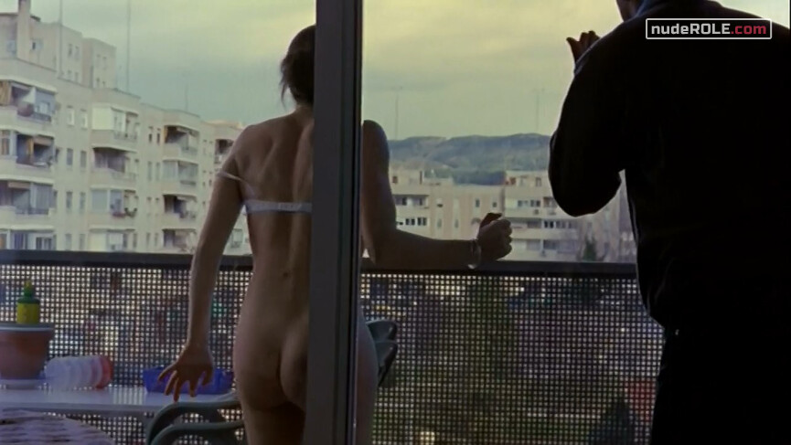 16. Pilar nude – Take My Eyes (2003)