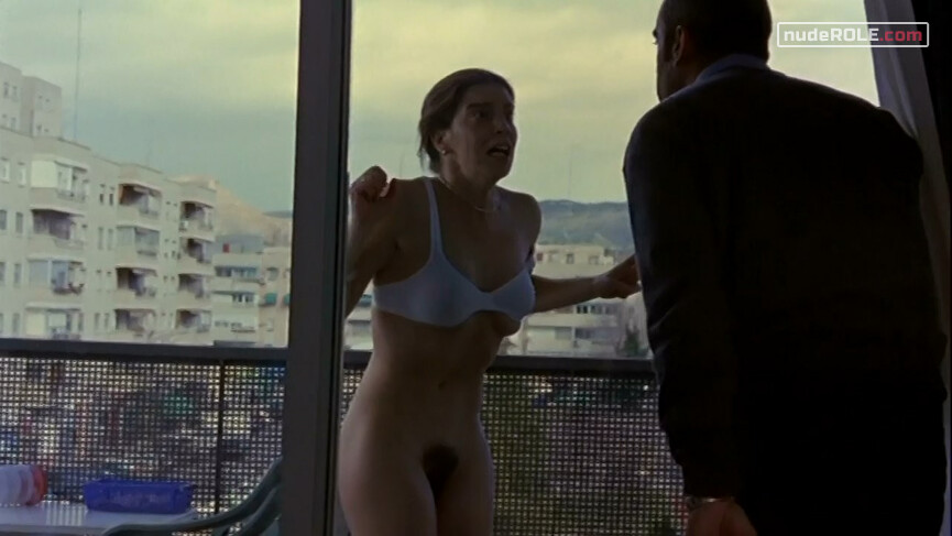 17. Pilar nude – Take My Eyes (2003)
