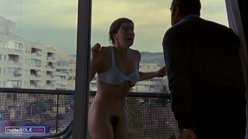 17. Pilar nude – Take My Eyes (2003)