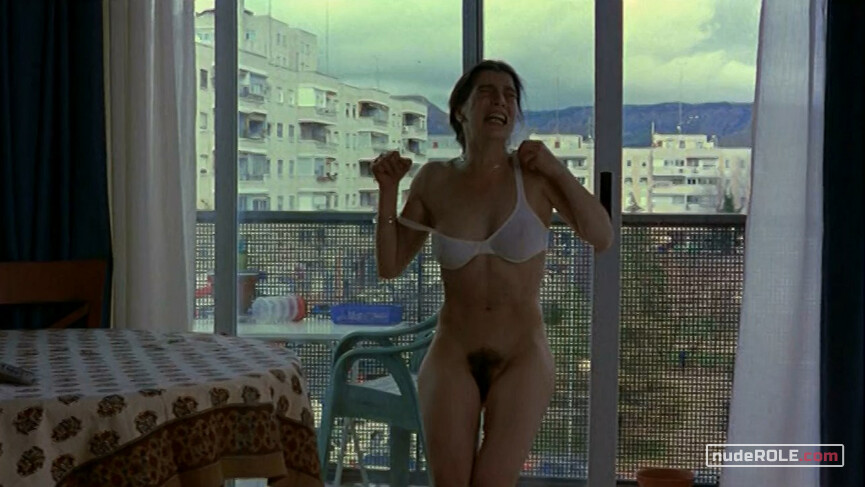 18. Pilar nude – Take My Eyes (2003)