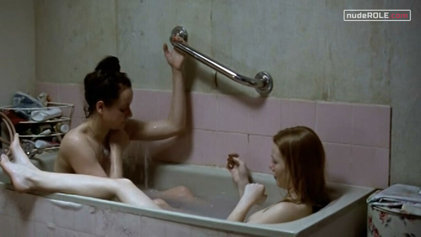 5. Morvern Callar nude, Lanna Phimister nude – Morvern Callar (2002)
