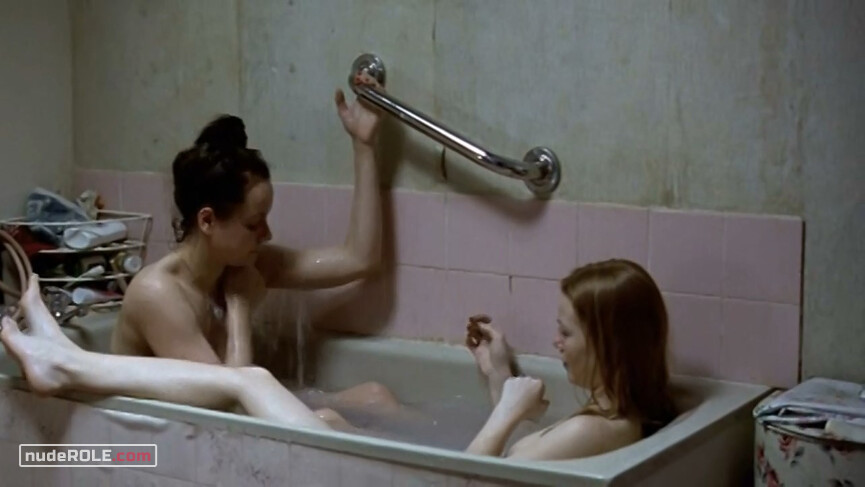 5. Morvern Callar nude, Lanna Phimister nude – Morvern Callar (2002)