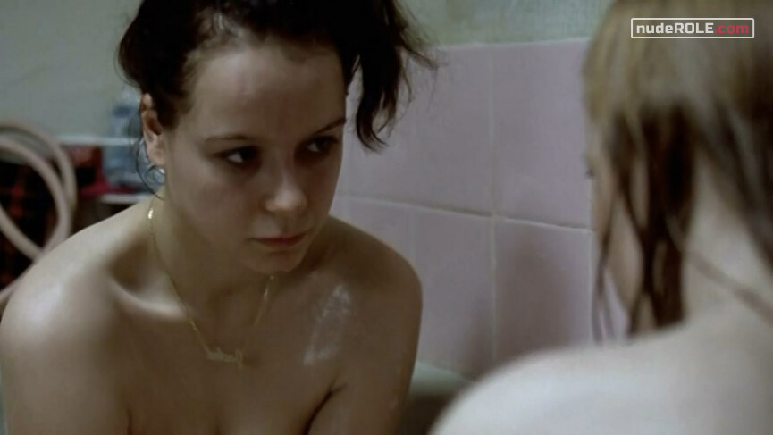 7. Morvern Callar nude, Lanna Phimister nude – Morvern Callar (2002)