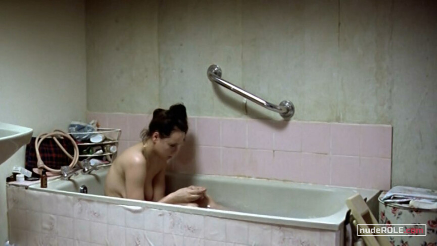 9. Morvern Callar nude, Lanna Phimister nude – Morvern Callar (2002)