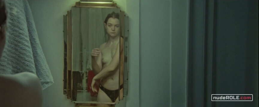2. Jamie nude – Jamie (2020)