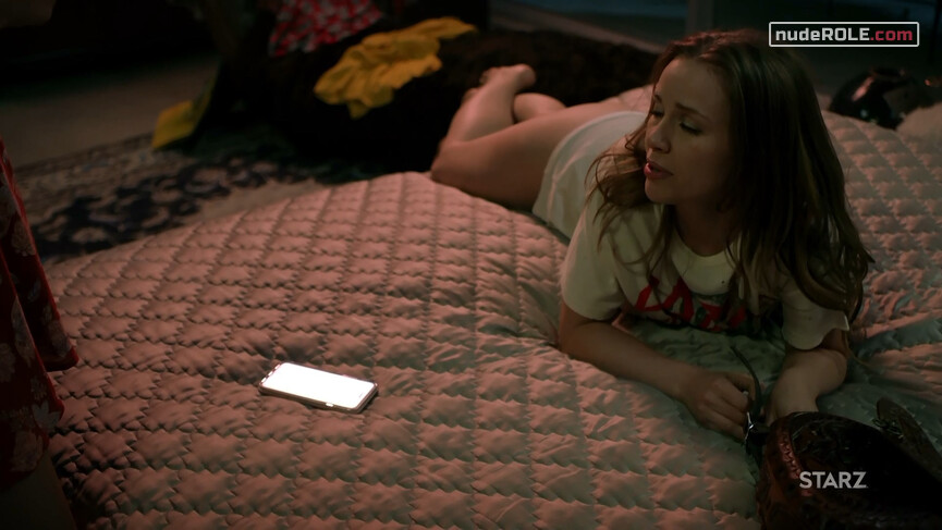 20. Lyn nude, Emma nude, Harper nude – Vida s02e01 (2019)