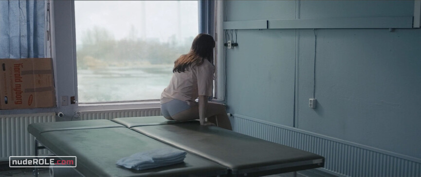 2. Sofia nude, Lena nude – Vultures (2018)