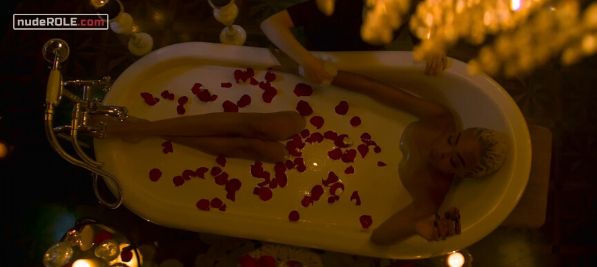 1. Prudence sexy, Agatha sexy, Dorcas sexy – Chilling Adventures of Sabrina s01e02-07 (2018)
