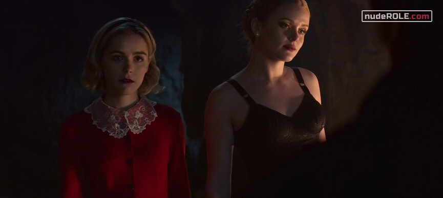 3. Prudence sexy, Agatha sexy, Dorcas sexy – Chilling Adventures of Sabrina s01e02-07 (2018)