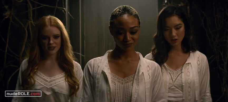 7. Prudence sexy, Agatha sexy, Dorcas sexy – Chilling Adventures of Sabrina s01e02-07 (2018)