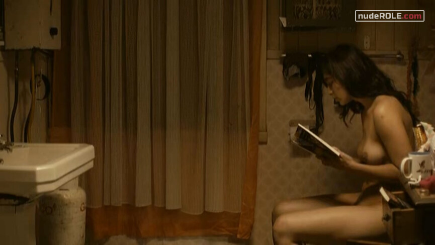 1. Emilia nude, Blanca nude – Bonsai (2009)