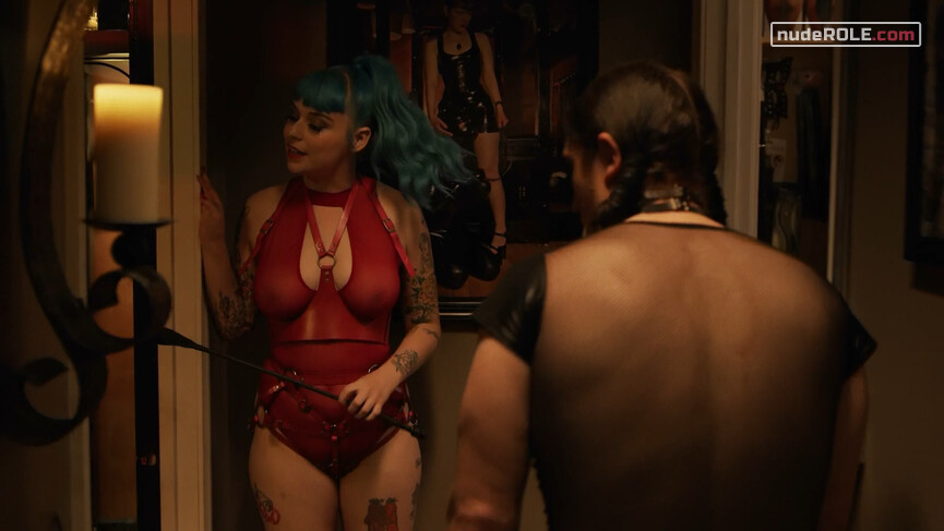 1. Amelia sexy, Detective Lindsay sexy, Debbie sexy – Easy s03e02 (2019)