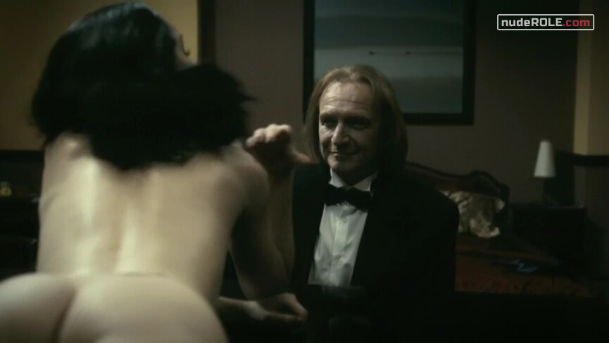 11. Maid nude, Marta nude – The Piano Room (2013)
