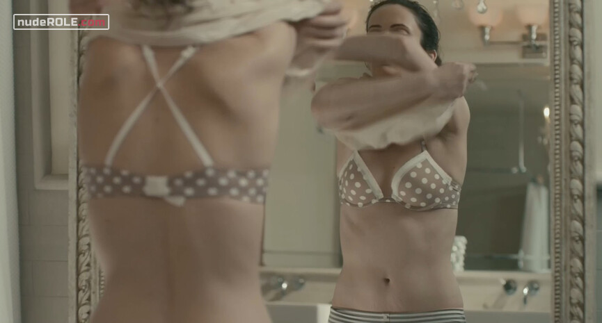 5. Caroline nude, Jackie sexy – Caroline and Jackie (2012)
