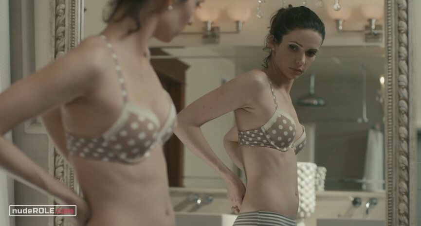8. Caroline nude, Jackie sexy – Caroline and Jackie (2012)
