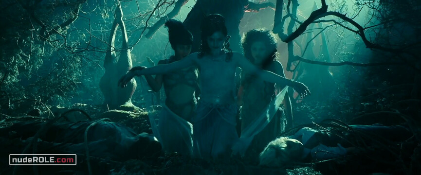 16. Eva sexy, Heidi sexy, Trudi nude – Lesbian Vampire Killers (2009)