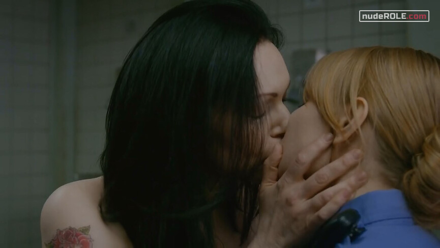 27. CO Artesian McCullough sexy, Alex Vause sexy – Orange Is the New Black s07e02-10 (2019)