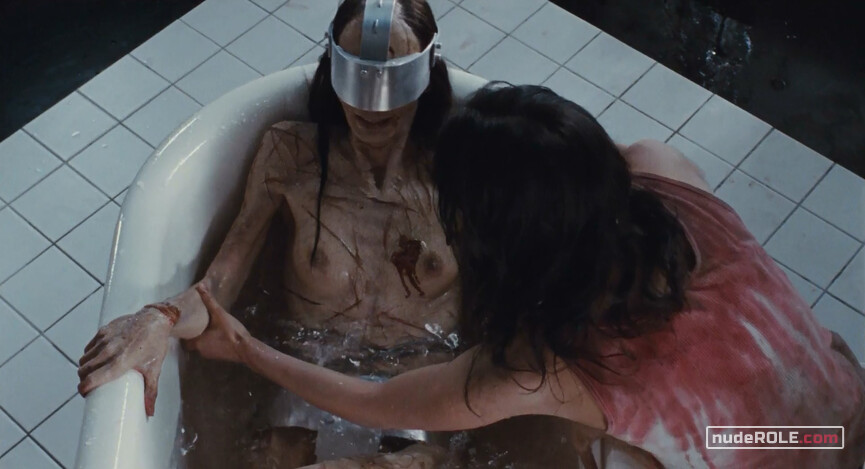 13. Anna nude, La Suppliciée nude – Martyrs (2008)