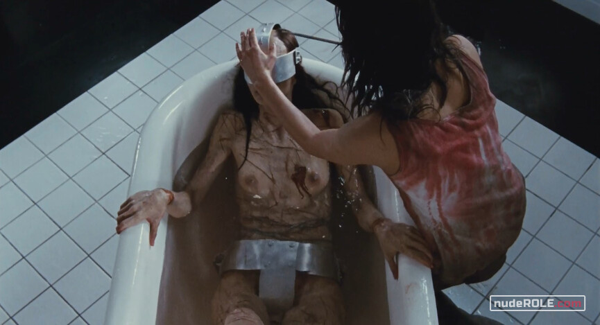 15. Anna nude, La Suppliciée nude – Martyrs (2008)