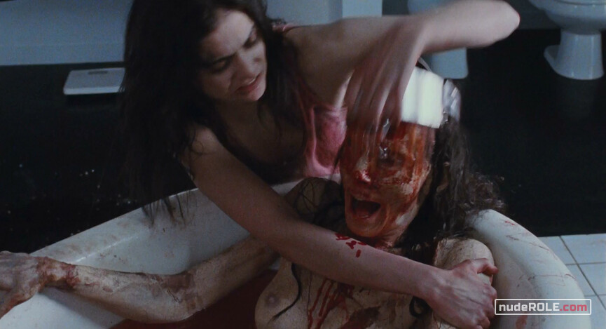 16. Anna nude, La Suppliciée nude – Martyrs (2008)