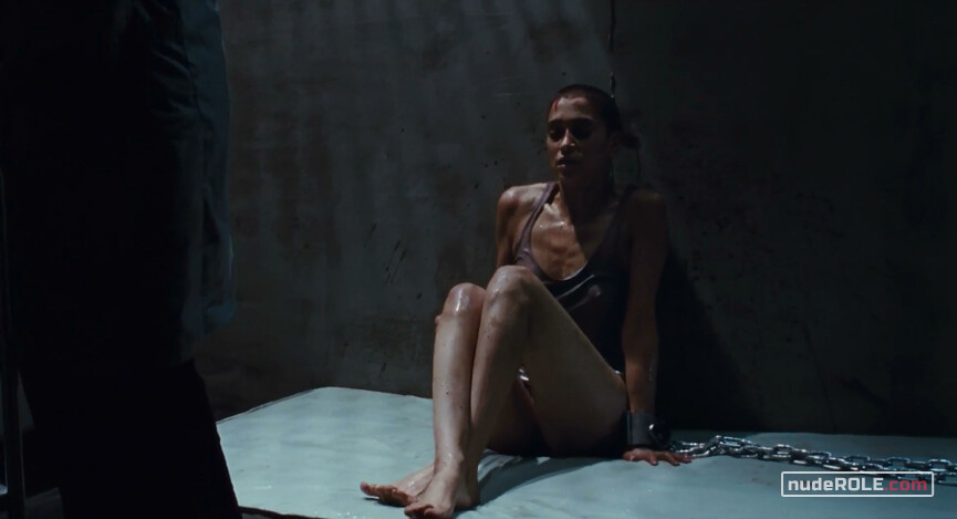 19. Anna nude, La Suppliciée nude – Martyrs (2008)
