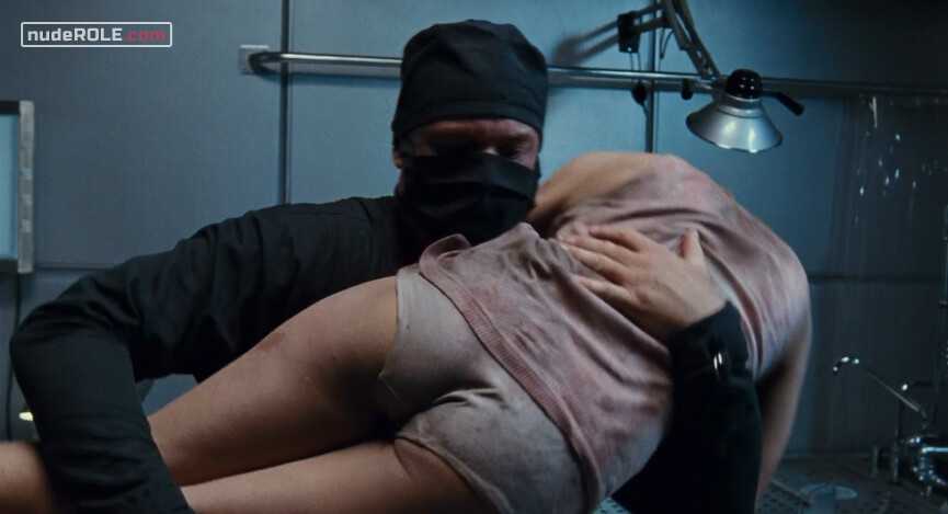 21. Anna nude, La Suppliciée nude – Martyrs (2008)