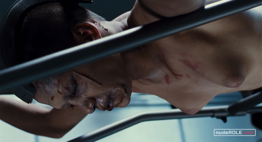 22. Anna nude, La Suppliciée nude – Martyrs (2008)