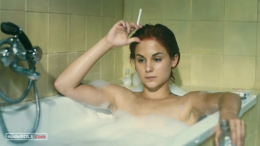 6. Nina nude, Goga nude – The Piano Room (2013)