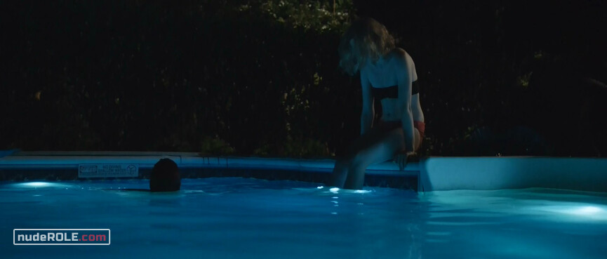 5. Abby sexy, Taryn nude – I Used to Be Darker (2013)