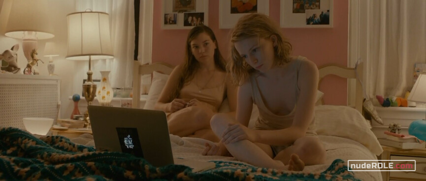 9. Abby sexy, Taryn nude – I Used to Be Darker (2013)