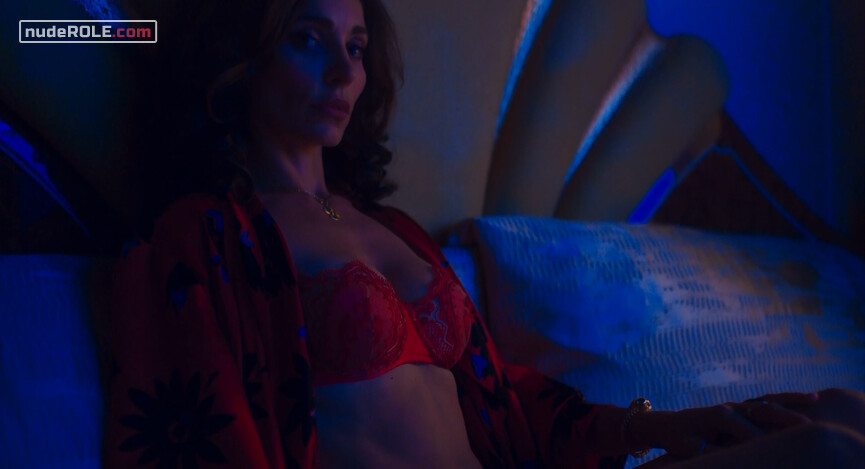 11. Yaritza sexy, Magdalena sexy – Too Old to Die Young s01e02-06-09 (2019)