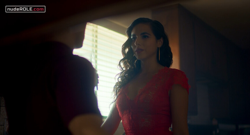 13. Yaritza sexy, Magdalena sexy – Too Old to Die Young s01e02-06-09 (2019)