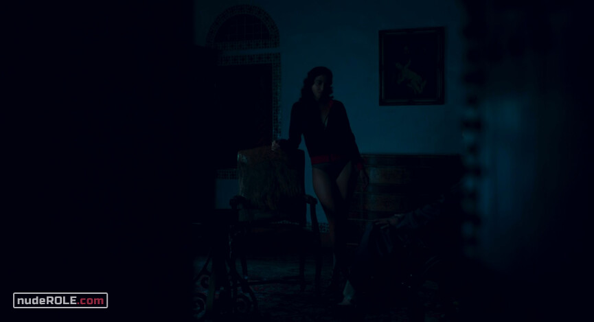4. Yaritza sexy, Magdalena sexy – Too Old to Die Young s01e02-06-09 (2019)