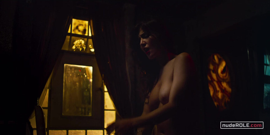 1. Rubí nude – Dark Forces (2020)
