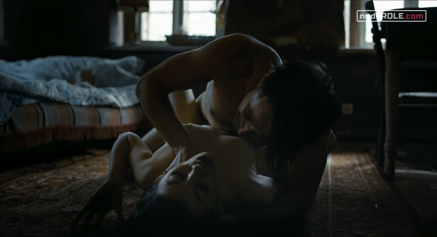 1. Alicja Tabor nude, Anna nude – Dark, Almost Night (2019)