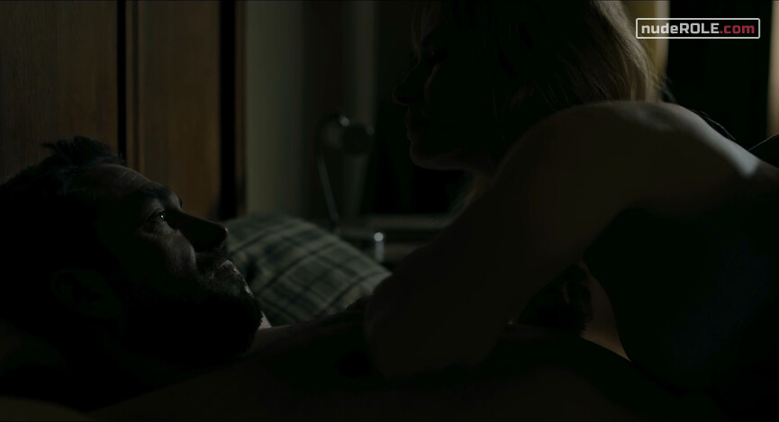11. Alicja Tabor nude, Anna nude – Dark, Almost Night (2019)