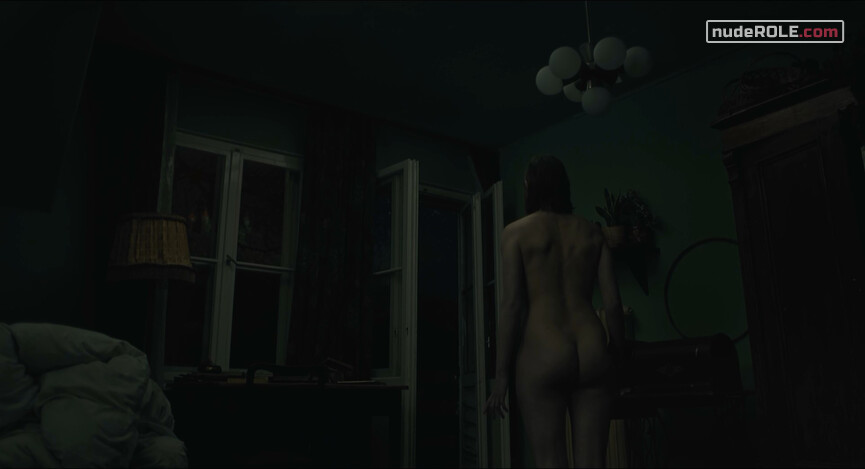 2. Alicja Tabor nude, Anna nude – Dark, Almost Night (2019)