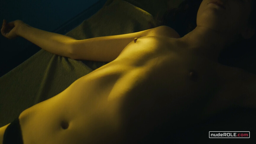 10. Klara Koslowski nude, Kylie nude – A Young Man With High Potential (2018)