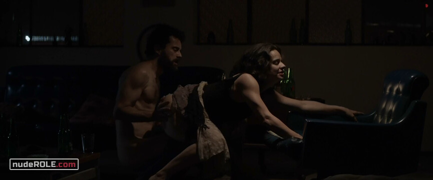 14. Esposa nude – Pendular (2017)