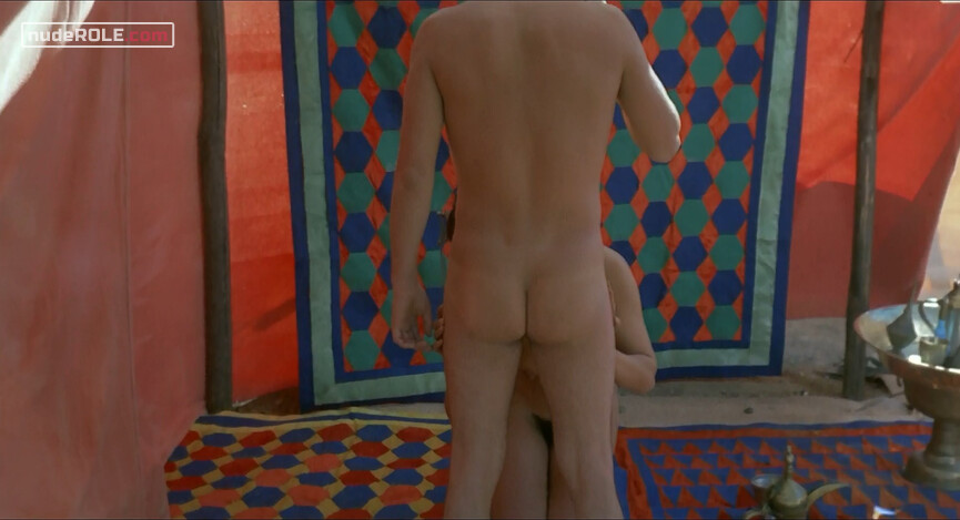 24. Zumurrud nude, Ragazza Trattenuta dal Demone nude – Arabian Nights (1974)