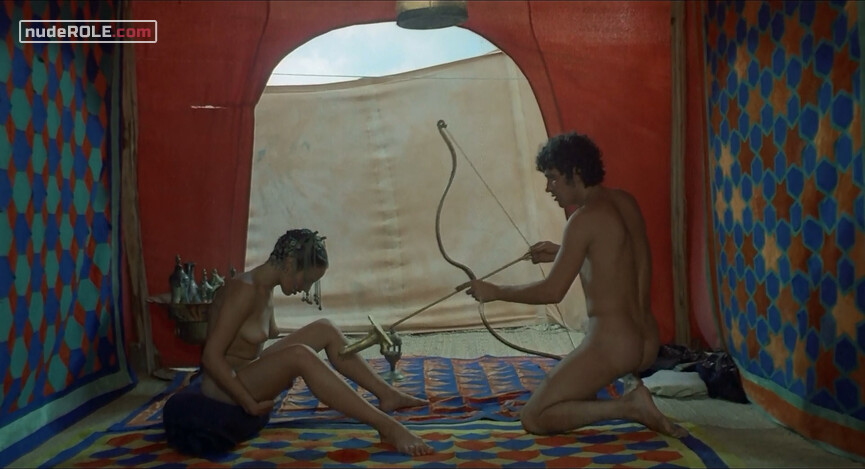 26. Zumurrud nude, Ragazza Trattenuta dal Demone nude – Arabian Nights (1974)