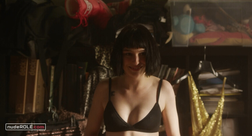 14. Chiara sexy, Ludovica sexy, Camilla sexy – Baby s02e01-06 (2019)
