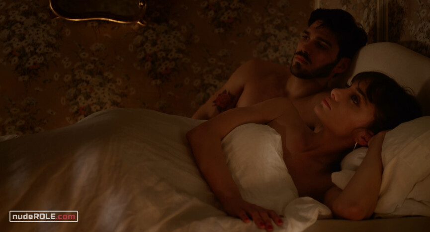 21. Chiara sexy, Ludovica sexy, Camilla sexy – Baby s02e01-06 (2019)